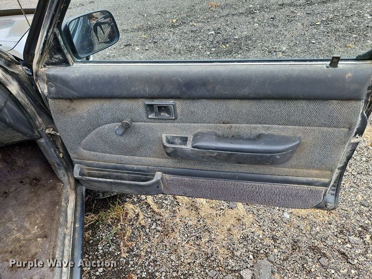 image for item LM9059 1990 Toyota  pickup truck