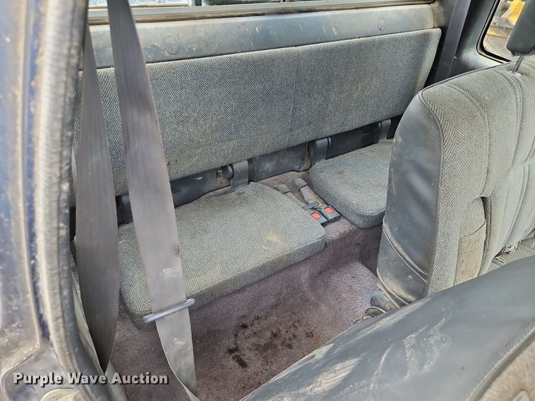 image for item LM9059 1990 Toyota  pickup truck