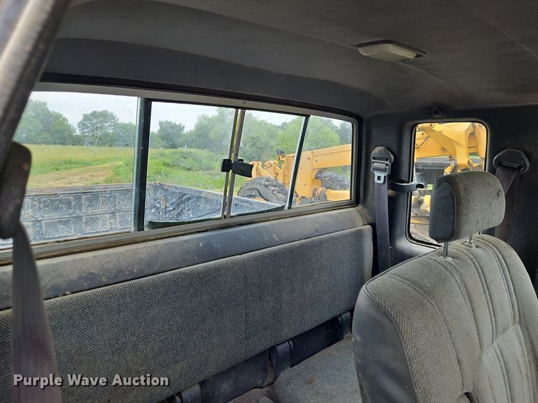 image for item LM9059 1990 Toyota  pickup truck