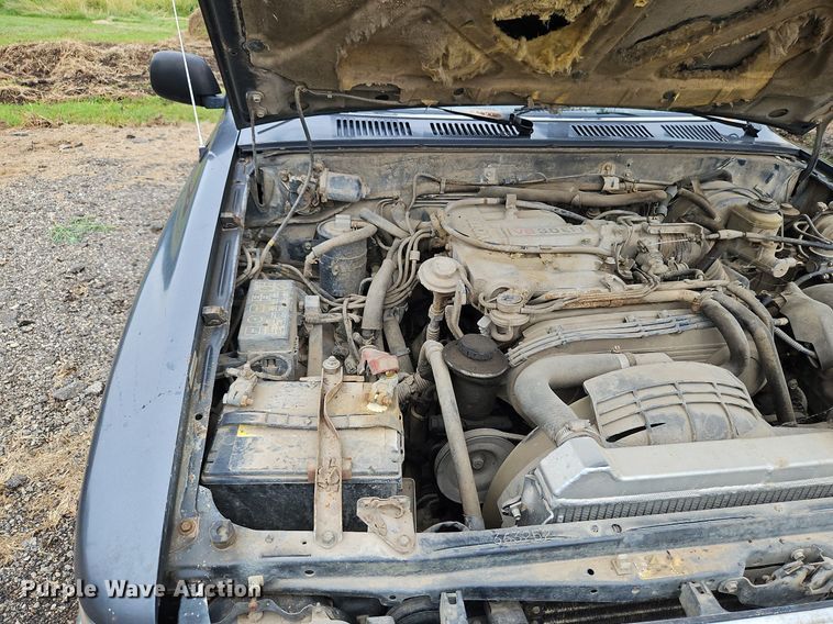 image for item LM9059 1990 Toyota  pickup truck