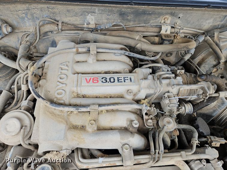 image for item LM9059 1990 Toyota  pickup truck