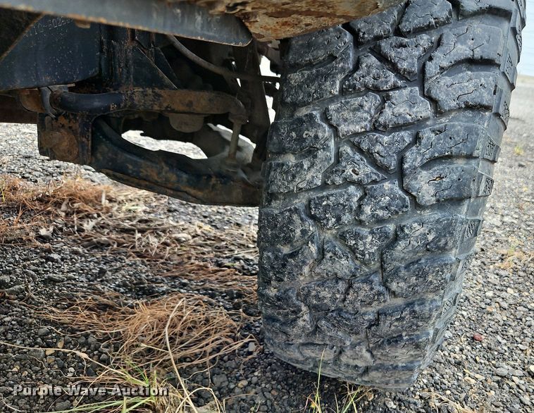 image for item LM9059 1990 Toyota  pickup truck