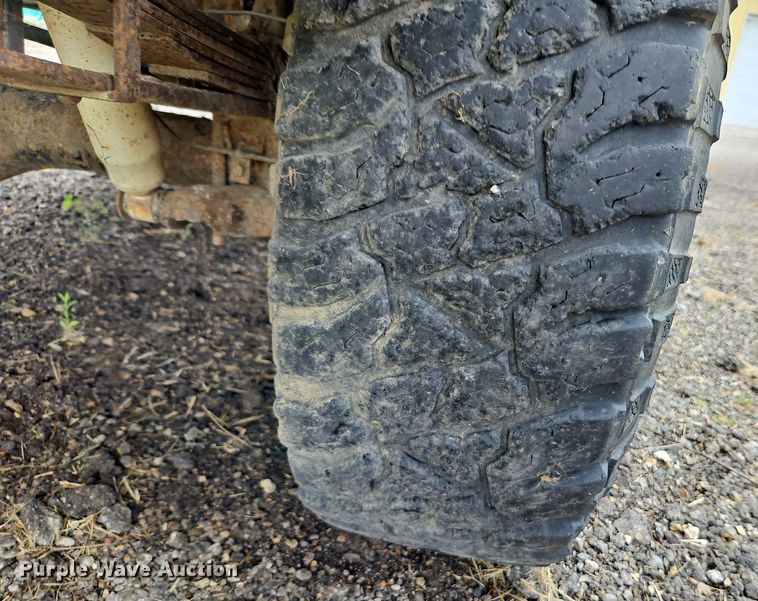 image for item LM9059 1990 Toyota  pickup truck