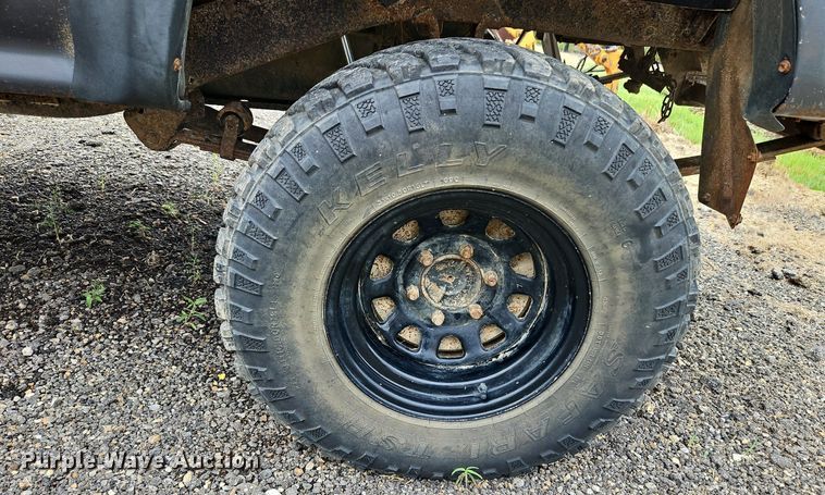 image for item LM9059 1990 Toyota  pickup truck