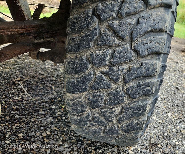 image for item LM9059 1990 Toyota  pickup truck