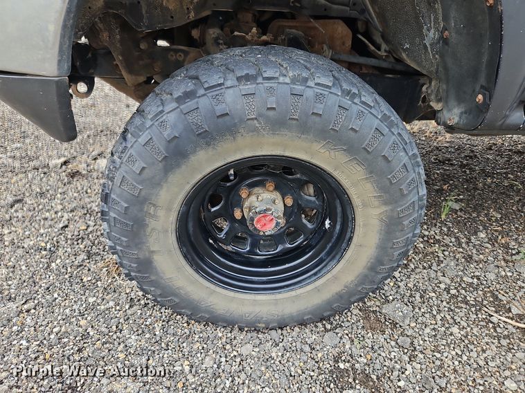 image for item LM9059 1990 Toyota  pickup truck