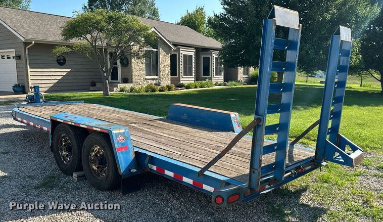 image for item LP9997 2015 Towmaster  equipment trailer