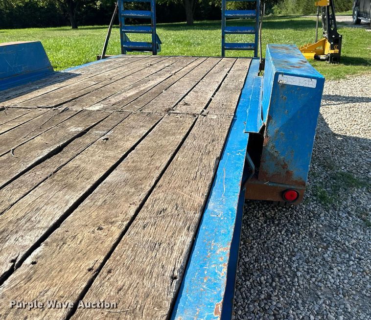 image for item LP9997 2015 Towmaster  equipment trailer