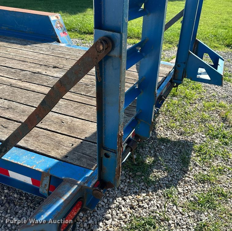 image for item LP9997 2015 Towmaster  equipment trailer