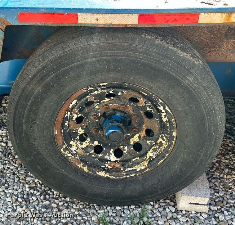 image for item LP9997 2015 Towmaster  equipment trailer