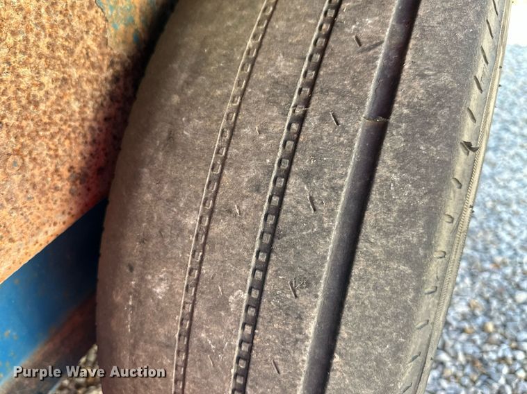 image for item LP9997 2015 Towmaster  equipment trailer