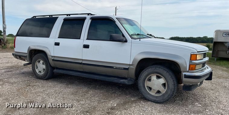 image for item LS9322 1998 Chevrolet Suburban 1500  SUV