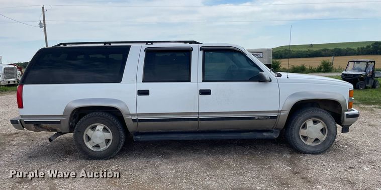 image for item LS9322 1998 Chevrolet Suburban 1500  SUV