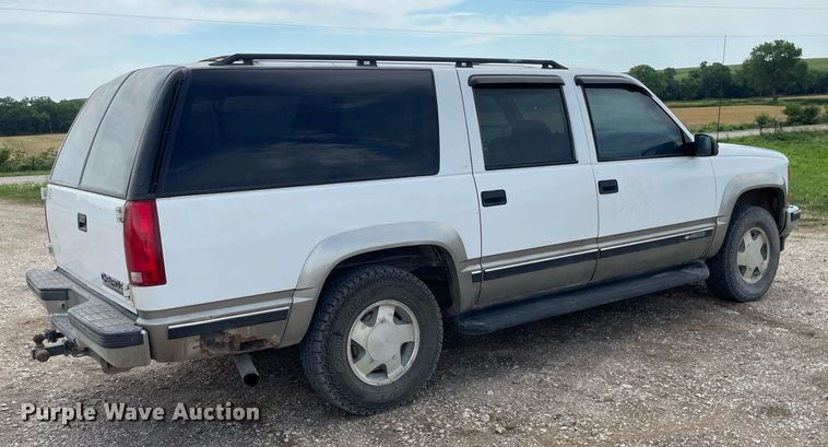 image for item LS9322 1998 Chevrolet Suburban 1500  SUV
