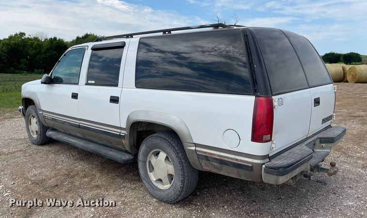 image for item LS9322 1998 Chevrolet Suburban 1500  SUV