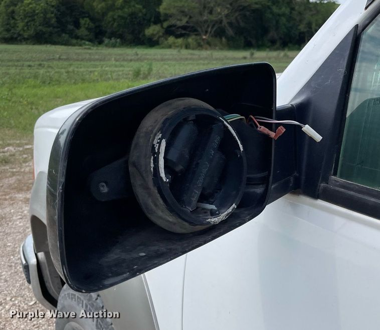 image for item LS9322 1998 Chevrolet Suburban 1500  SUV