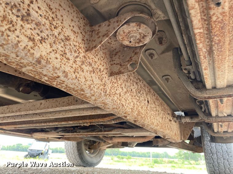 image for item LS9322 1998 Chevrolet Suburban 1500  SUV