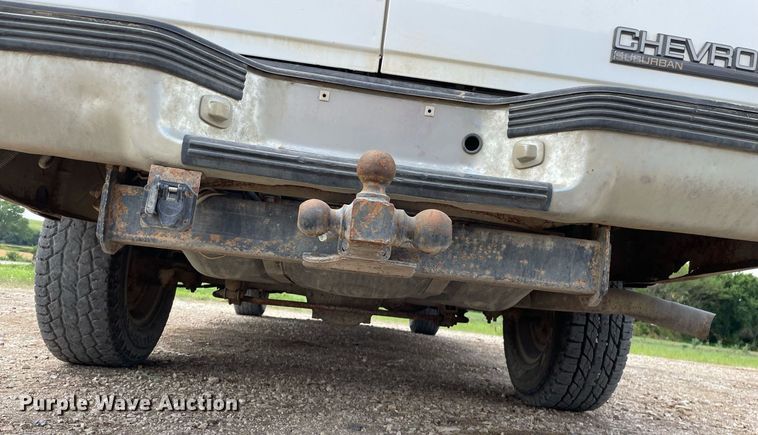 image for item LS9322 1998 Chevrolet Suburban 1500  SUV