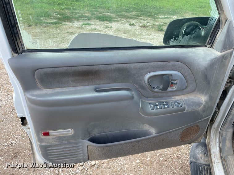 image for item LS9322 1998 Chevrolet Suburban 1500  SUV