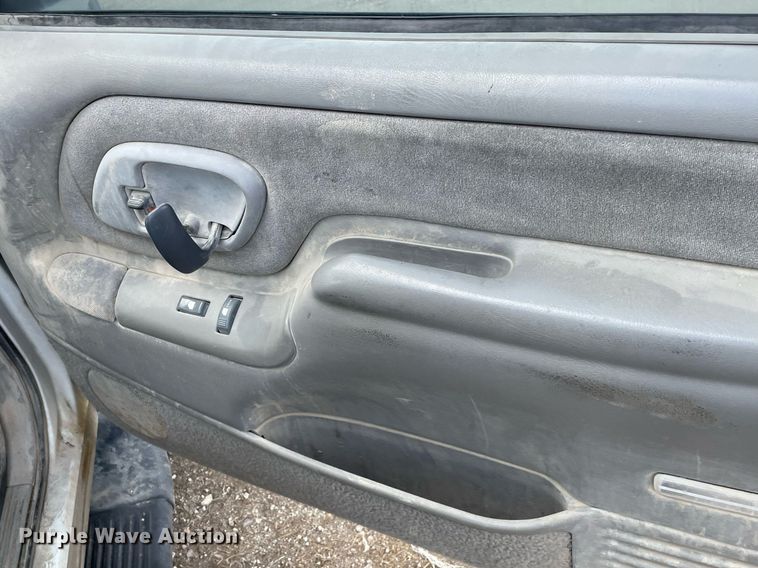 image for item LS9322 1998 Chevrolet Suburban 1500  SUV