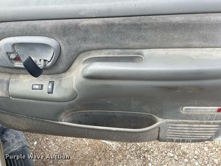 image for item LS9322 1998 Chevrolet Suburban 1500  SUV