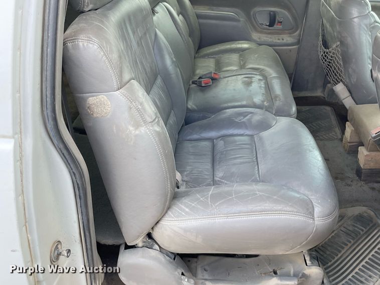 image for item LS9322 1998 Chevrolet Suburban 1500  SUV