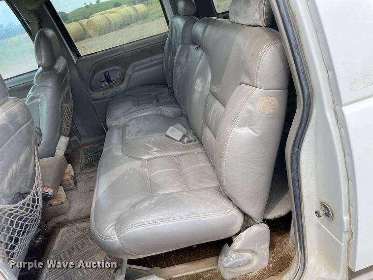 image for item LS9322 1998 Chevrolet Suburban 1500  SUV