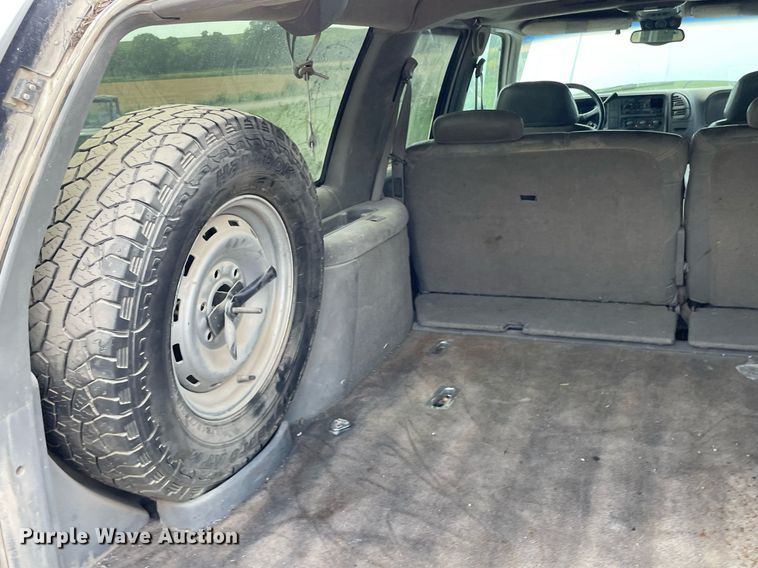 image for item LS9322 1998 Chevrolet Suburban 1500  SUV