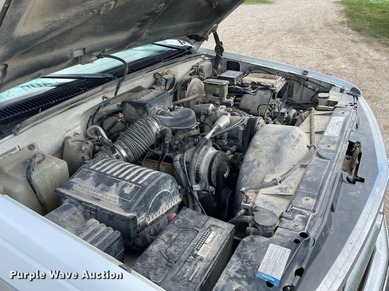 image for item LS9322 1998 Chevrolet Suburban 1500  SUV