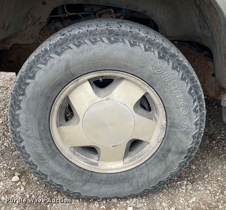 image for item LS9322 1998 Chevrolet Suburban 1500  SUV