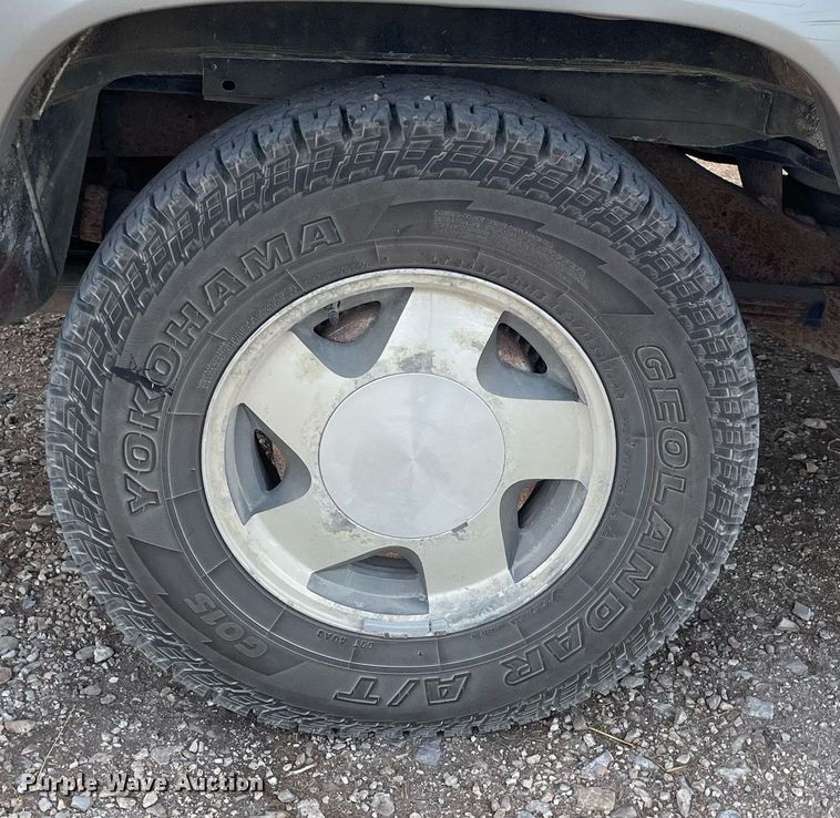 image for item LS9322 1998 Chevrolet Suburban 1500  SUV