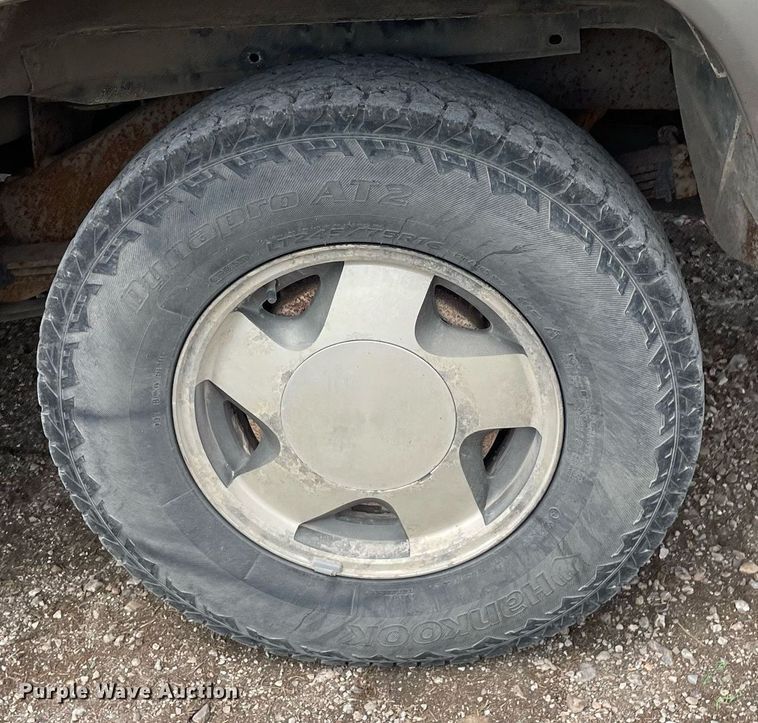 image for item LS9322 1998 Chevrolet Suburban 1500  SUV