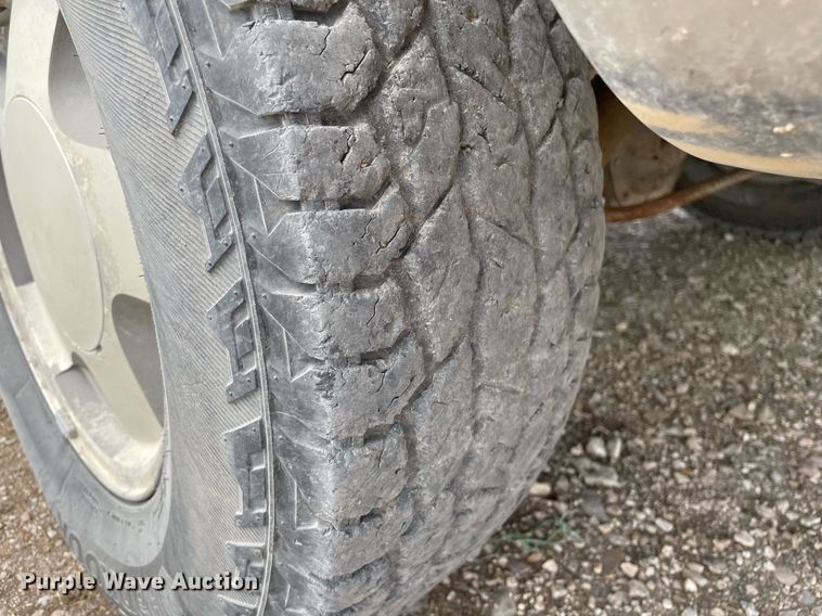 image for item LS9322 1998 Chevrolet Suburban 1500  SUV