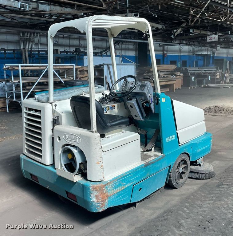 image for item LS9335 Tennant 355  sweeper