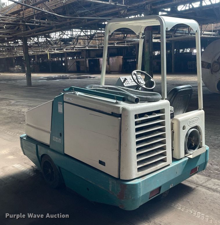 image for item LS9335 Tennant 355  sweeper