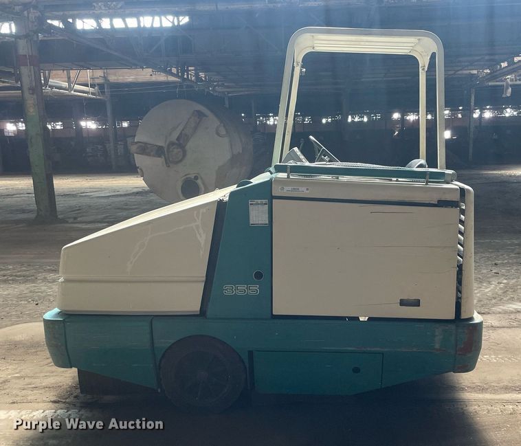 image for item LS9335 Tennant 355  sweeper
