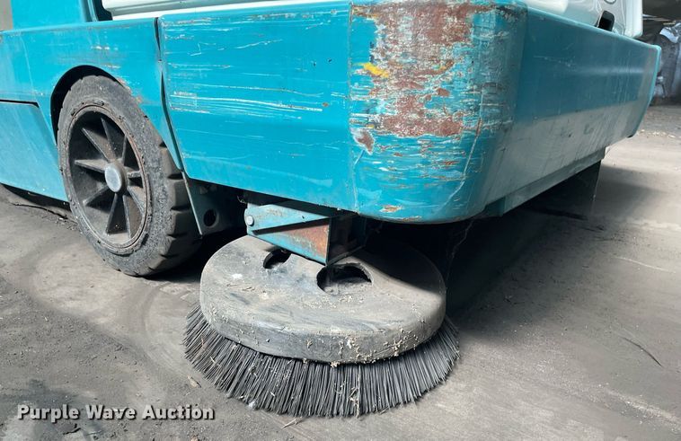 image for item LS9335 Tennant 355  sweeper