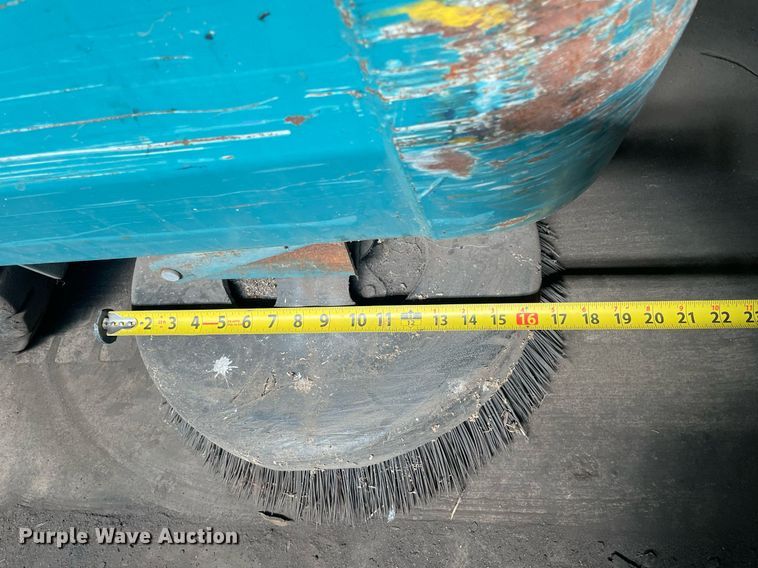 image for item LS9335 Tennant 355  sweeper