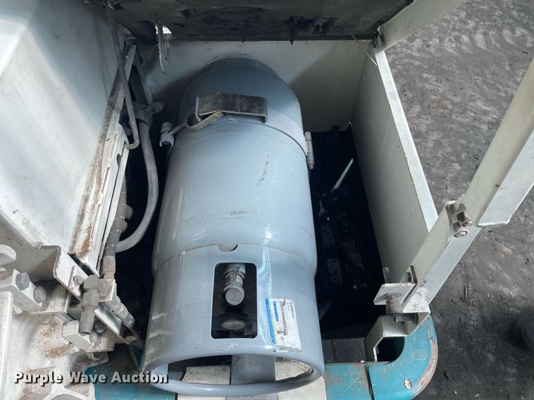 image for item LS9335 Tennant 355  sweeper