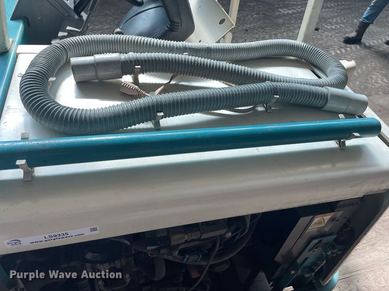 image for item LS9335 Tennant 355  sweeper