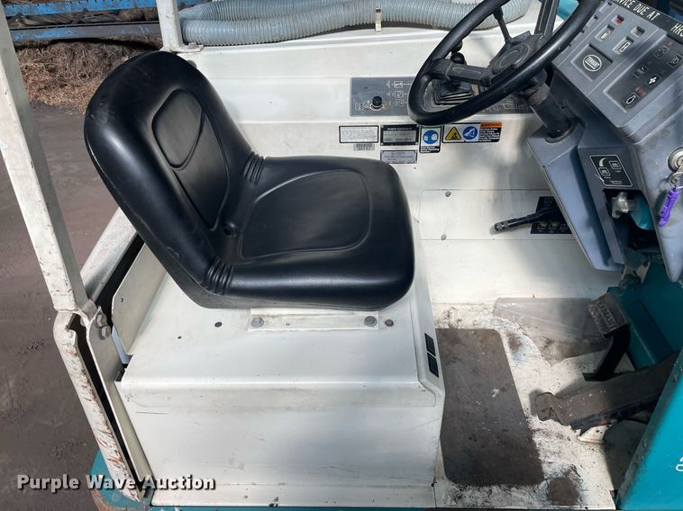 image for item LS9335 Tennant 355  sweeper