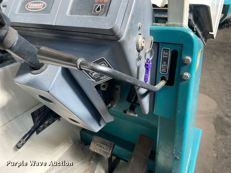 image for item LS9335 Tennant 355  sweeper