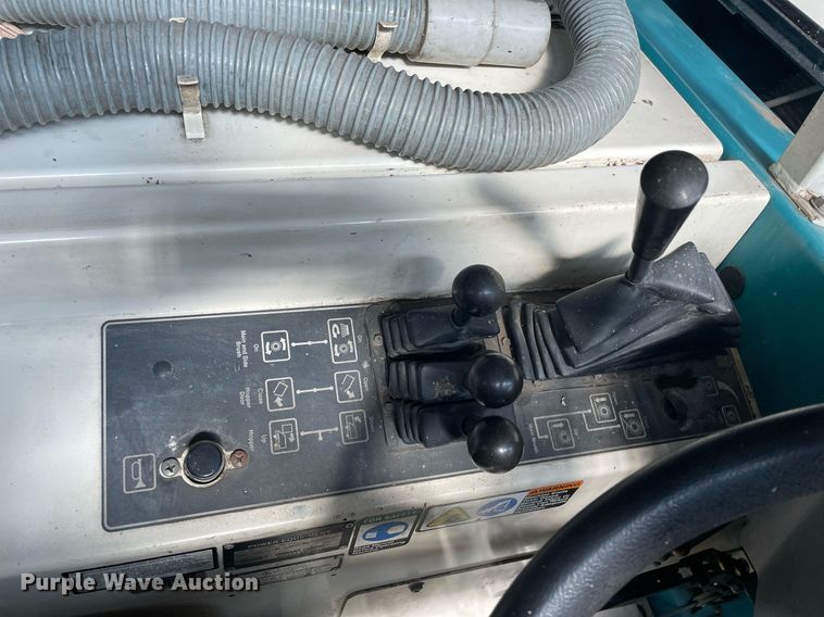 image for item LS9335 Tennant 355  sweeper