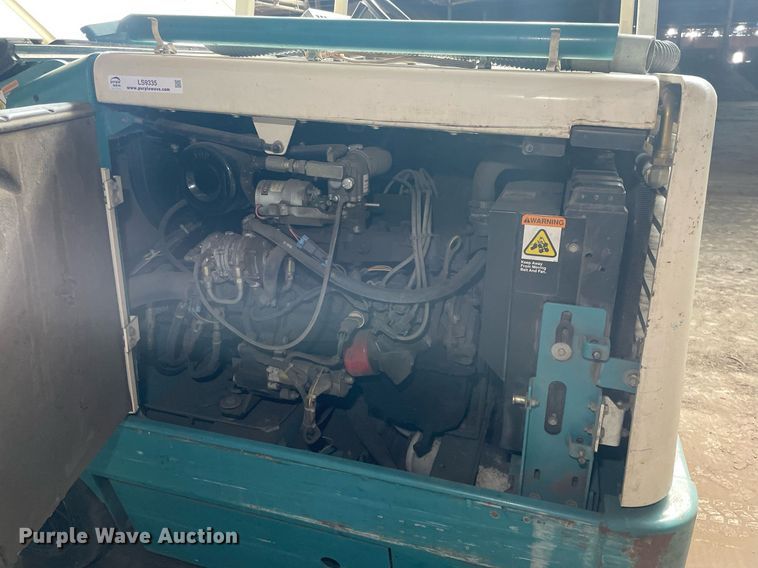 image for item LS9335 Tennant 355  sweeper