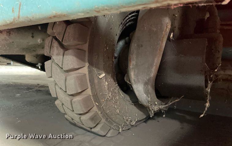 image for item LS9335 Tennant 355  sweeper