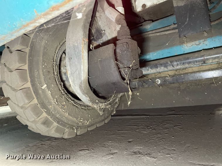 image for item LS9335 Tennant 355  sweeper