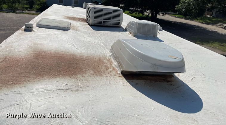 image for item LS9340 1995 Winnebago Minnie Winnie  RV