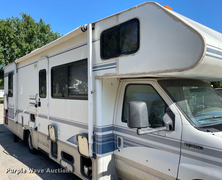 image for item LS9340 1995 Winnebago Minnie Winnie  RV