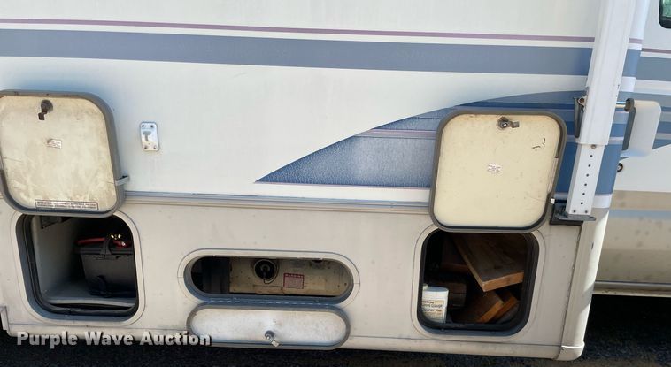 image for item LS9340 1995 Winnebago Minnie Winnie  RV