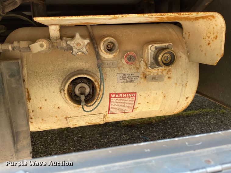 image for item LS9340 1995 Winnebago Minnie Winnie  RV